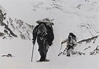 Original photos of Sir Edmund Hillary's epic summit of Mt Everest up ...
