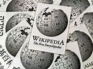 WWW F'10: History of Wikipedia- Setup, problems, growth.
