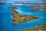 Wedel von oben - Insel Hanskalbsand in der Elbe bei Wedel im Bundesland ...