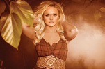 Miranda Lambert Goes Home Again on ‘The Weight of These Wings ...