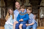 Príncipe William surge em foto inédita ao lado dos três filhos - OFuxico