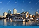 Limehouse-Becken Und Canary Wharf, London Redaktionelles Foto - Bild ...