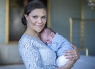 Victoria de Suecia posa con su hijo Oscar, pero ¿dónde está Daniel ...