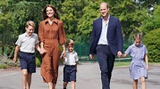 William e Kate accompagnano i figli a scuola: divise abbinate per i ...