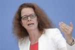 EZB-Direktorin Isabel Schnabel versucht sich bei „Jung & Naiv“ - Capital.de