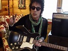 Earl Slick on his guitar collection - YouTube