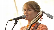 Laura Gibson - New Songs, Playlists, Videos & Tours - BBC Music