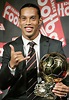 Ronaldinho recibe el Balón de Oro | Deportes | EL PAÍS