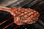 Tomahawk Steak: todo sobre el corte Cowboy - Poesía de Fogón