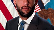 Someone made Tim Howard the U.S. Secretary of Defense on Wikipedia ...