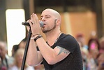 Chris Daughtry Talks Twins in TV Performance - CBS News