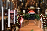 Trauerfeier für Niki Lauda: Tausende nehmen Abschied im Wiener ...