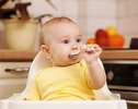 ¿Qué puede comer un bebé con 6 meses? · Moltex Baby