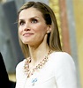 Reina Letizia: los detalles de aquel look histórico con el que saludó ...