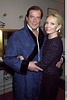 Photo : Roger Moore et Kristina Tholstrup à Londres le 5 avril 2002 ...