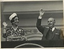General Francisco Franco con su esposa, Carmen Polo von Photographie ...