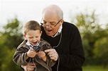 Abuelo y nieto tecnología - Blogthinkbig.com