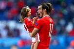 Gareth Bale Alba Violet Bale / Wales Gareth Bale With His Daughter Alba ...
