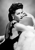 30 Stunning Black and White Portraits of Yvonne De Carlo From Between ...