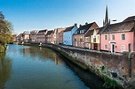Colourful houses on the Quayside along the River Wensum, Norwich ...
