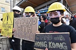 Sob chuva, manifestantes pró-democracia voltam a protestar em Hong Kong ...