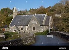 Curch y el puente en la aldea de Llanystumdwy, norte de Gales. La villa ...