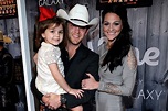 Justin Moore 2023: Wife, net worth, tattoos, smoking & body facts - Taddlr