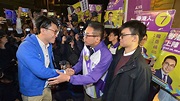 梁天琦楊岳橋相遇握手 - 香港經濟日報 - TOPick - 新聞 - 社會 - D160228