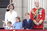 El Príncipe Guillermo y Kate Middleton con sus hijos en Trooping the ...