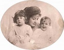 Sylvia Llewelyn Davies with Sons, George and Jack