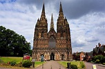 15 Best Places to Visit in Staffordshire (England) - The Crazy Tourist