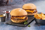 Hambúrguer com Blend de Carnes, Cheddar e Cebola Caramelizada - Swift