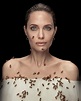 La impactante foto de Angelina Jolie cubierta de abejas - RedBoing