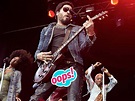Lenny Kravitz Rips Leather Pants on Stage, Accidentally Exposes Himself ...