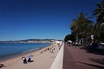 File:Cannes - beach and promenade.jpg - Wikimedia Commons