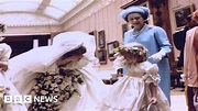 Lord Lichfield's rarely seen Queen photos shown to BBC - BBC News