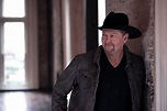 Tracy Lawrence Celebrates 30 Years in Country With His 'Hindsight 2020 ...