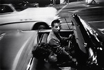 How Garry Winogrand Transformed Street Photography | The New Yorker