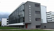 File:Bauhaus Dessau-001.jpg - Wikimedia Commons