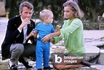 Schauspielerin Romy Schneider mit ihrem Sohn David (2) und Ehemann ...