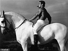 Arnold on horse | Annie leibovitz photography, Annie leibovitz photos ...