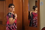 Sokkali Tamil Movie Hot Stills - Photo 15 of 86