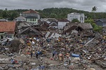 Indonesia searches for tsunami victims; death toll hits 373 | The ...