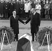 François Mitterrand: Mal rechts, mal links, aber immer für Frankreich ...