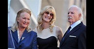 Laura Dern, entourée de ses parents Diane Ladd et Bruce Dern, lors de l ...