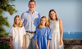 Felipe e Letizia di Spagna con le figlie: la più bella Royal Family ...