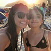 Camila Pitanga posa coladinha com a filha, Antonia, na praia - Quem ...