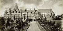 Nuns and Convent Building | Historic England