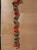 Une autre guirlande de Noël simple à réaliser avec du papier crépon ...