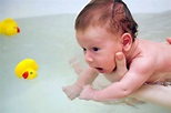 Mira la cantidad de beneficios que tiene el nadar para los bebés - Ser Mamá